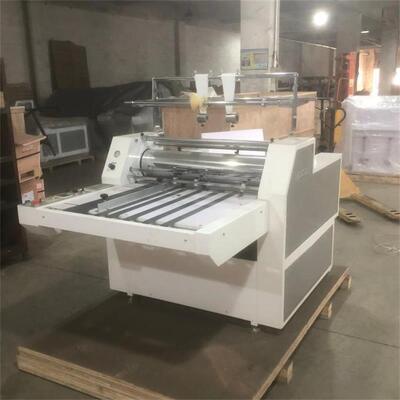 QDFM-900A نیمه اتوماتیک پنوماتیک فشار ترکیب ماشین صنعتی رول گرم لامیناسیون ماشین