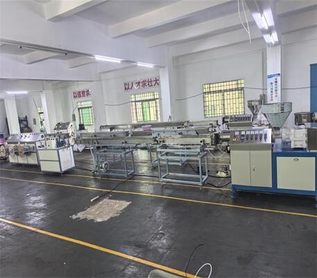 دستگاه اکسترودر سیم فنر پی وی سی اتوماتیک PFE-50D خط اکستروژن فیلامنت پلاستیکی پی وی سی برای صحافی